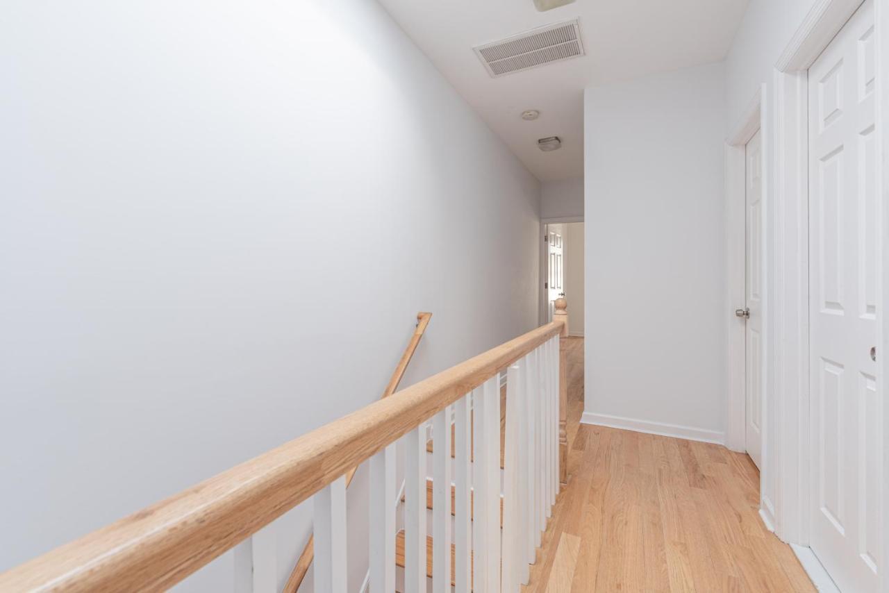 Tranquil Town House With Parking And Laundry - Just 25 Minutes To Time Square! Villa Jersey City Eksteriør billede